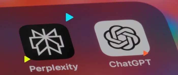 Ícones dos aplicativos Perplexity e ChatGPT lado a lado na tela inicial de um smartphone.