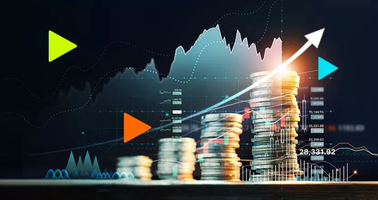 Planejamento financeiro empresarial: pilhas de moedas crescentes