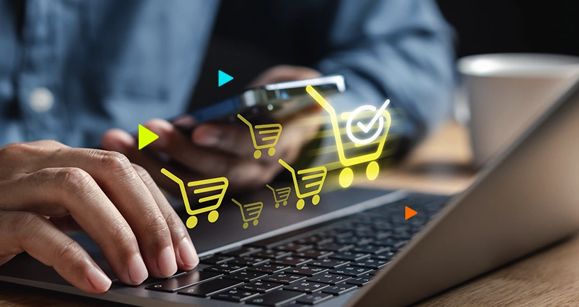 empreendedor verificando as vantagens de vender em marketplace