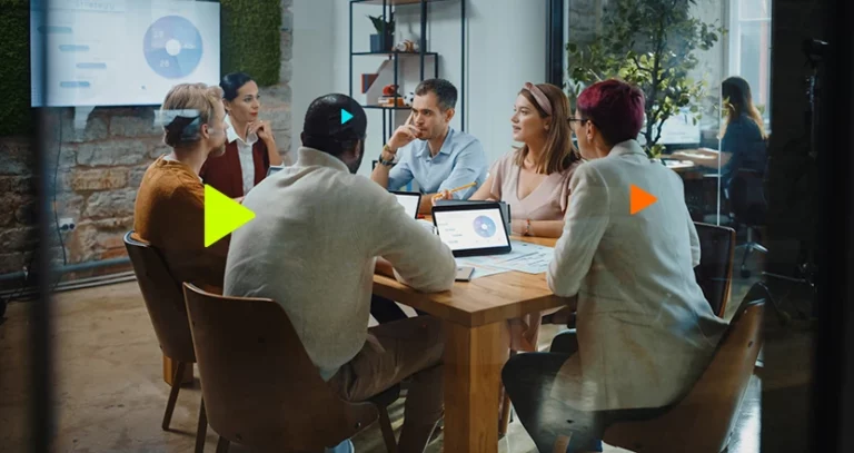 Sociedade Anônima: sócios conversando ao redor de mesa