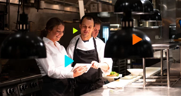 restaurante com Kitchen Display System KDS