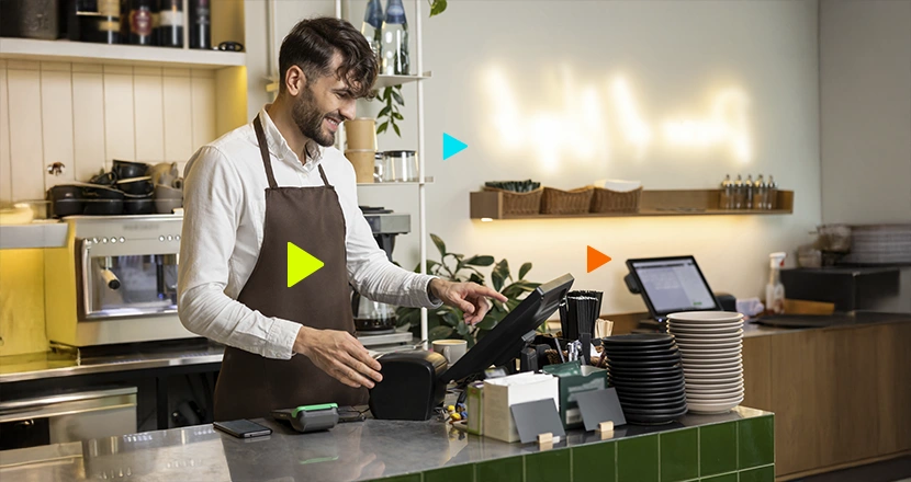 Empreendedor em sua loja, verificando como será o sistema pdv