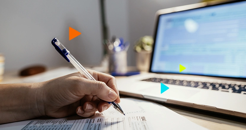 Empreendedor verificando o que é a razão social mei