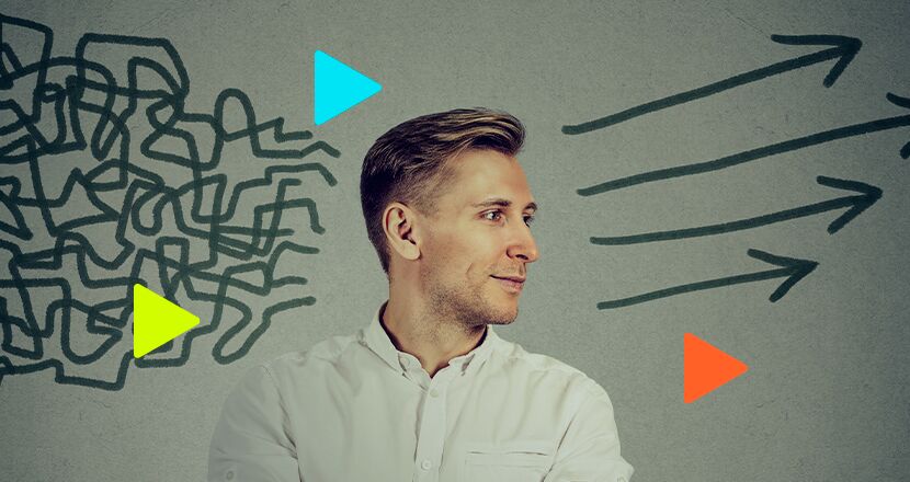 Homem refletindo entre confusão e clareza